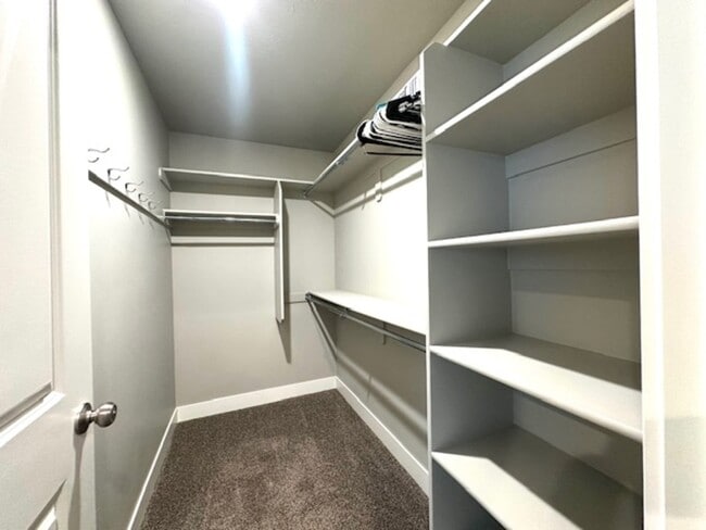 Building Photo - 1095 S 150 W