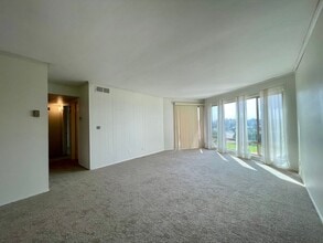 Building Photo - Beautiful One Bedroom One Bathroom Plus Den in La Mesa!