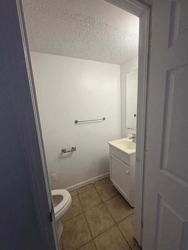 Building Photo - 108 N Hamilton St