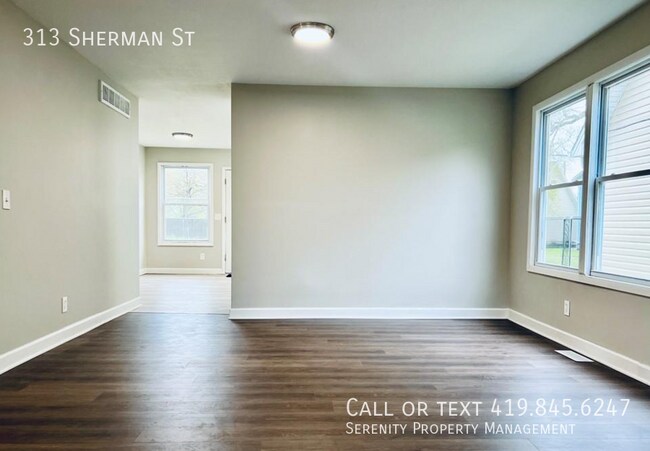 Building Photo - 313 Sherman St
