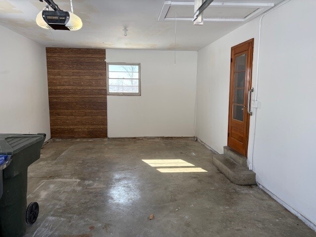 Building Photo - 418 N Service Rd