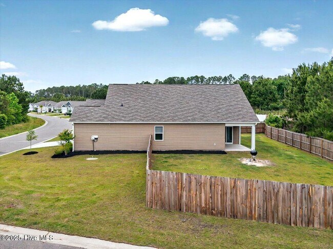 Building Photo - 1338 Cadbury Castle Dr SE