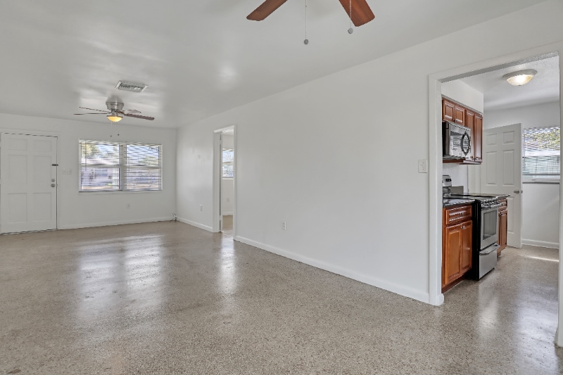 Building Photo - 4430 Barnsdale Dr