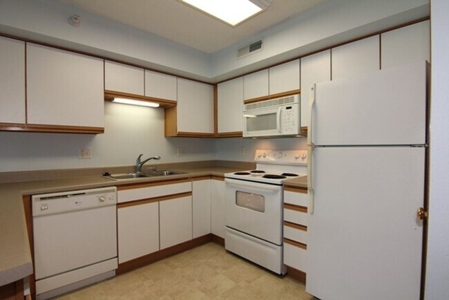 Building Photo - 2 Bedroom 1 Bath Condo in North Liberty!