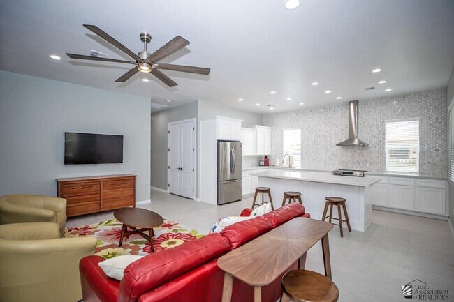 Building Photo - 57 W 2nd St