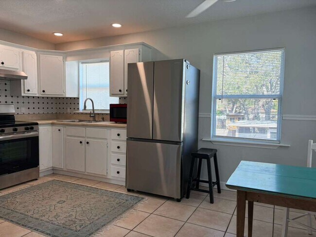 Building Photo - 2 Bedroom Single Family Home in the Desirable Westminster Heights Neighborhood