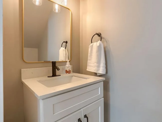 Building Photo - 3 Bedroom /2.5 Bathroom/ Listing by GMPS/ Lebanon