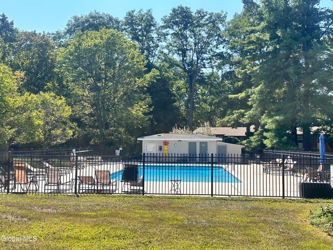 Building Photo - 36 Donna Lynn Dr