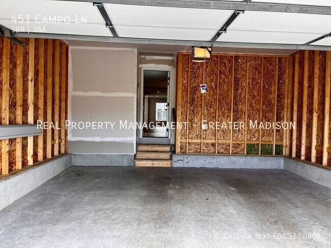 Building Photo - 451 Campo Ln