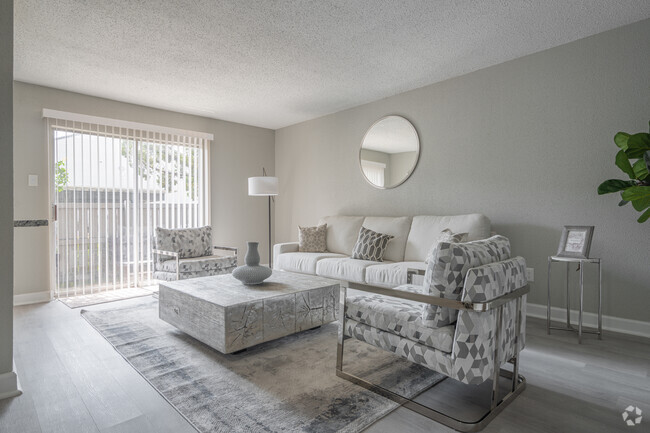 Interior Photo - Skylar Pointe