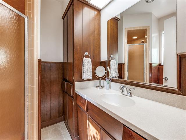 Building Photo - 9052 Fringewood Dr