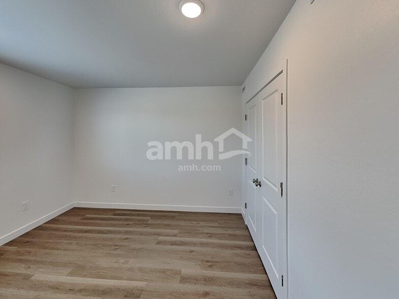 Building Photo - 9746 W Luxton Ln