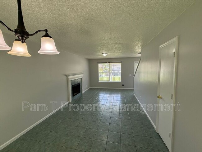Building Photo - 105 Laurelwood Dr