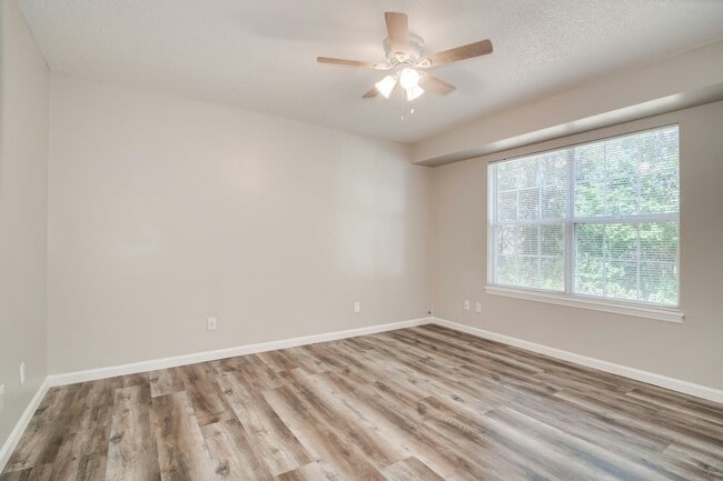 Building Photo - 1117 Fairlane Dr