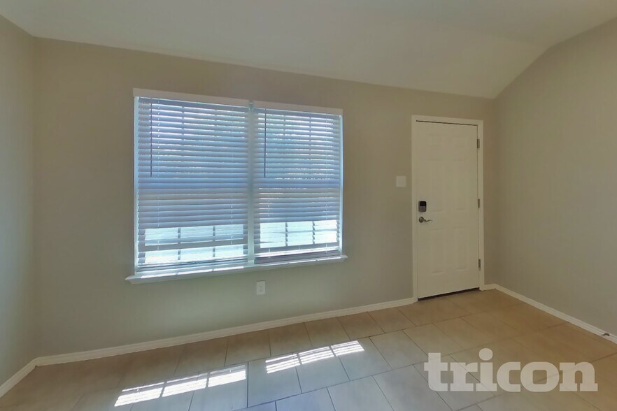 Building Photo - 1216 Honeywood Ln