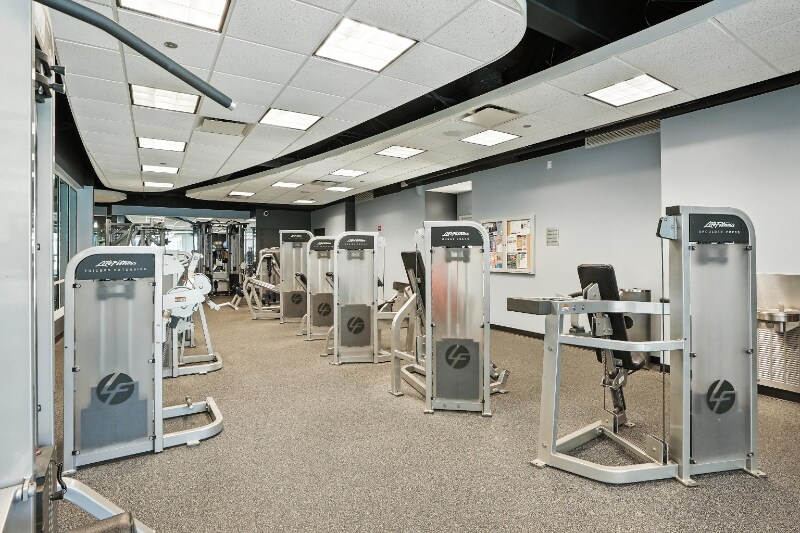 Building Photo - 341 E Ohio St