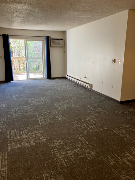 Building Photo - 803 Roundhouse Addition