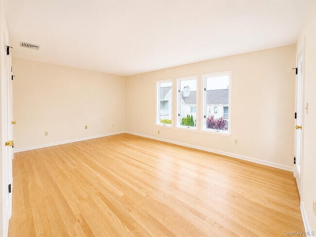 Building Photo - 6 Cornell Pl