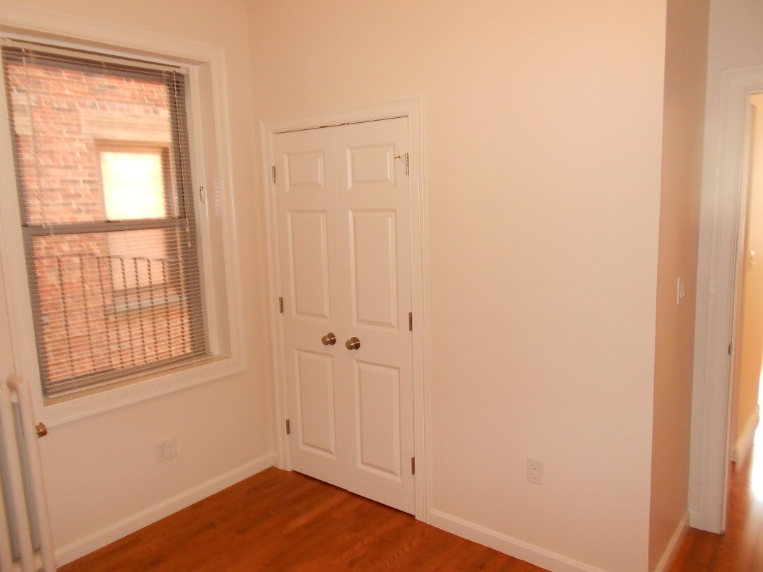 33-11 - 1 Haviland St