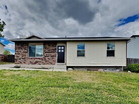 Building Photo - 5394 Cadenza Dr