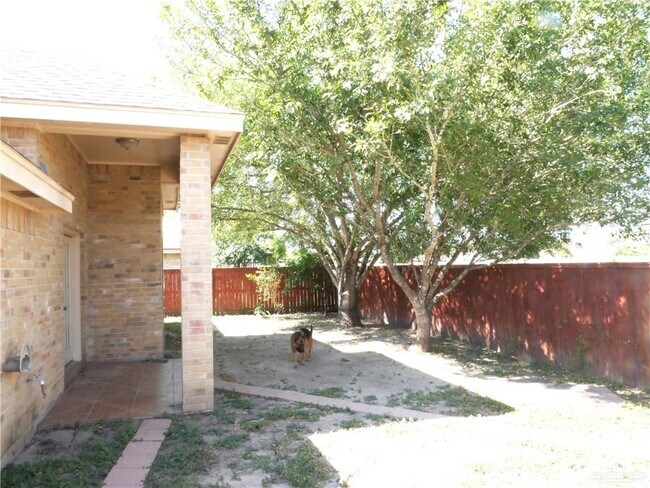 Building Photo - 33 27th
