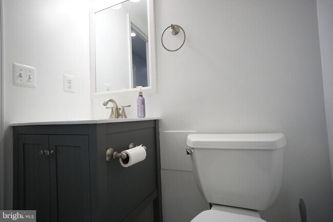 Building Photo - 322 Sugarland Run Dr