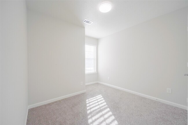 Building Photo - 2706 Star Peak Dr