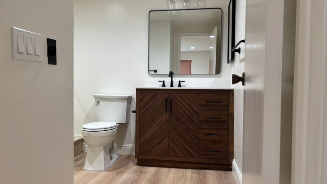 Building Photo - Spacious 4 bed/2.5 bath home in San Ramon