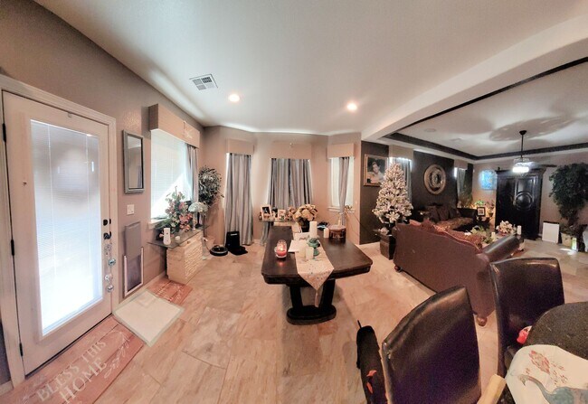 Building Photo - Westside One Story Home