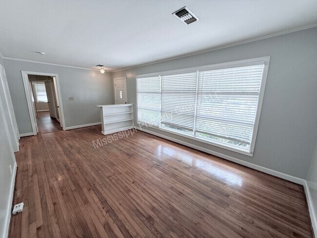 Building Photo - 3BR/2BA For Rent