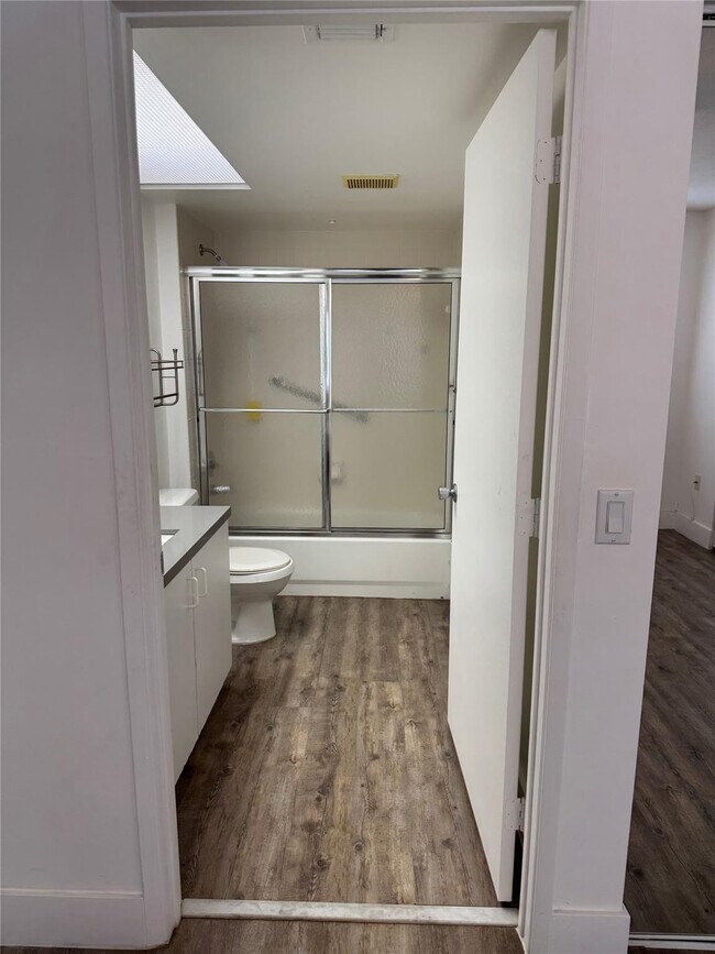 Building Photo - 1651 SW 127th Ave