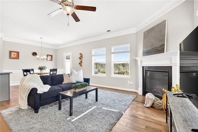 Building Photo - 133 Madison Bend