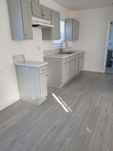 Primary Photo - 154 E 54th St