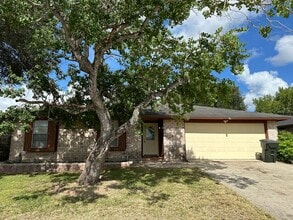 Building Photo - 2733 Silverspur Dr