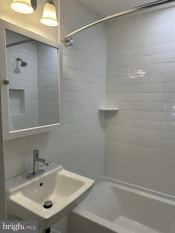 Building Photo - 703 Shaw Ave