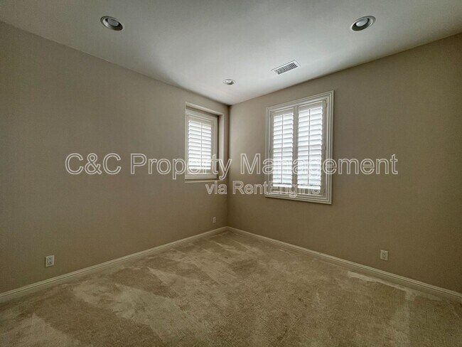 Building Photo - 53 Goldenrod