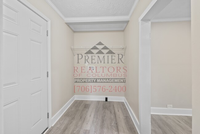 Building Photo - 821 13th Ct