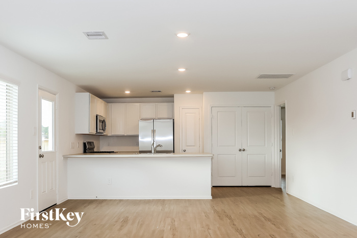 Building Photo - 375 Jewett Meadow Dr
