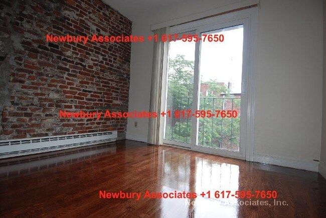 Building Photo - 94-96 Tyler St. Unit CY2