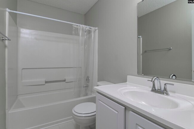 Building Photo - 141 Wigmore Ln