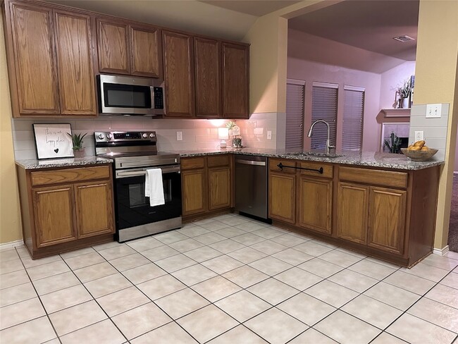 Building Photo - 3321 Truman St