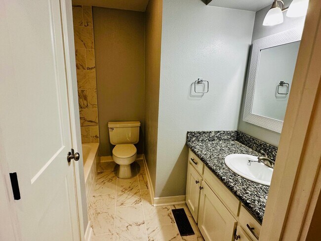 Building Photo - An Amazing West Little Rock Home, Close To...