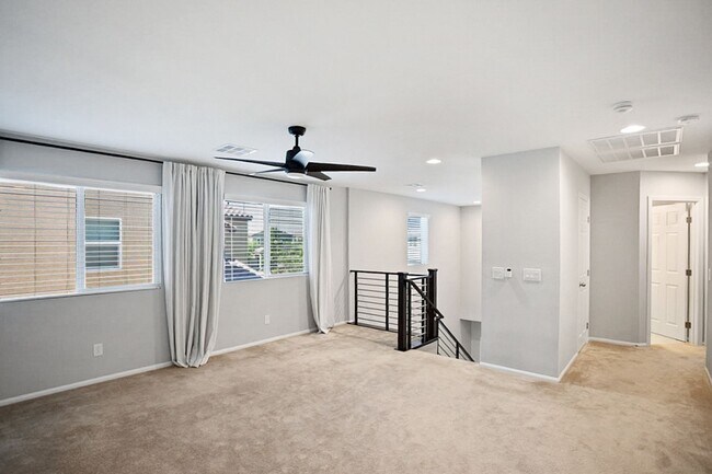 Building Photo - Beautiful 3-Bedroom Home in the Gated Sedona Ranch Community
