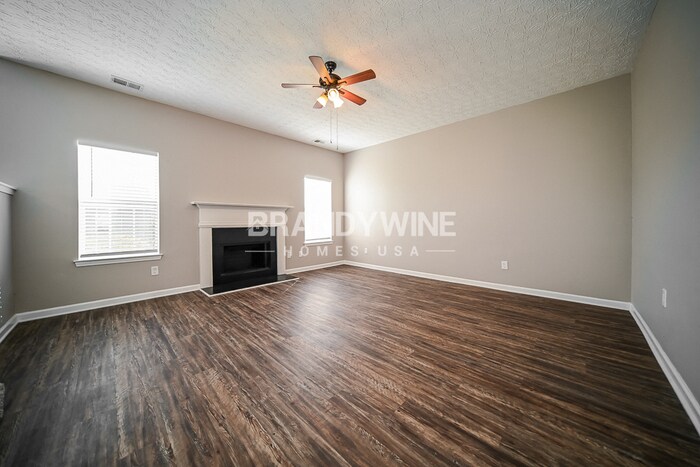 Building Photo - 801 Lake Chase