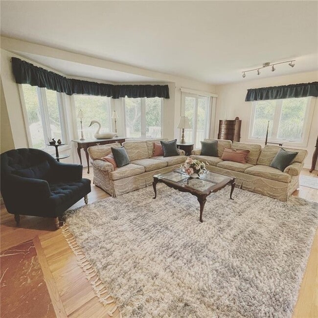 Building Photo - 15 Hammersmith Rd