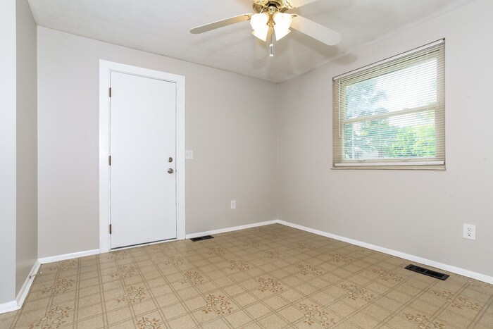 Building Photo - 4116 Calumet Cir