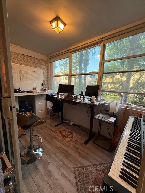 Building Photo - 14144 Dickens St