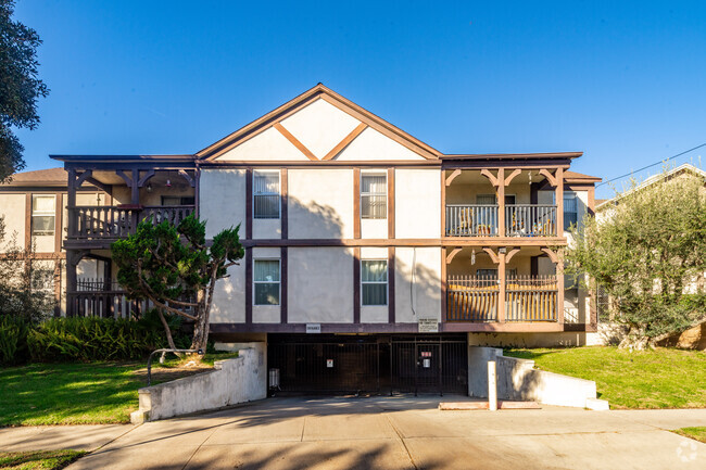 Exterior - Red Lion Apartments