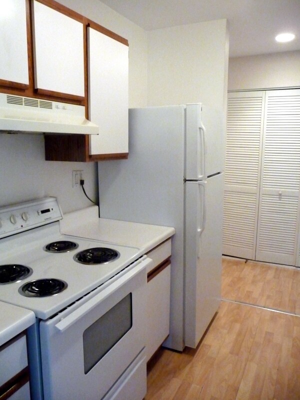 Building Photo - 1806 Hemlock Pl