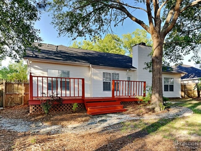 Building Photo - 111 Glendevon Way